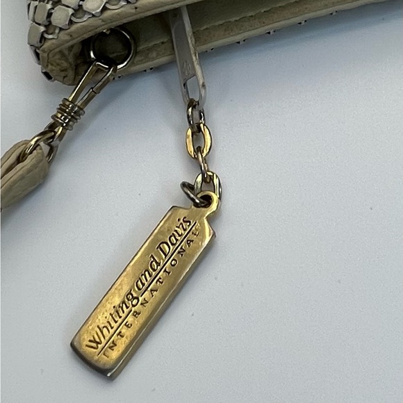 Whiting & Davis Creamy Crossbody Bag - Picture 4 of 7